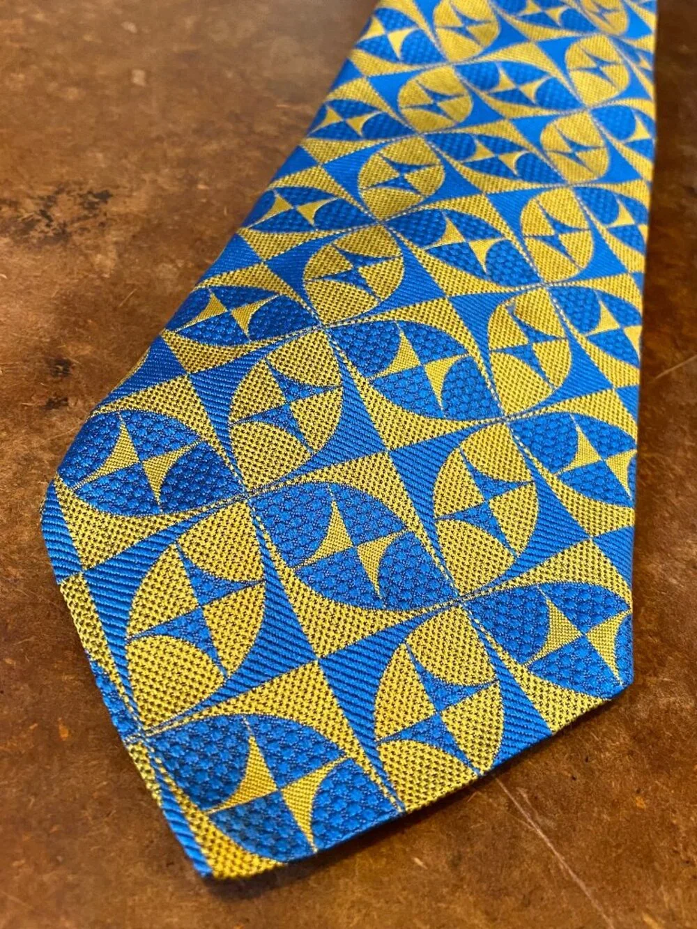 70s Beau Brummell Gentry Wide Necktie Vintage Blue Gold Mid Century Atomic